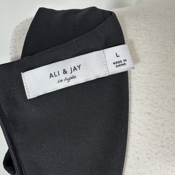 NWT Ali & Jay Sz L Black Sleeveless Flowy Lightweight One Piece Pant Jumpsuit - Picture 12 of 16